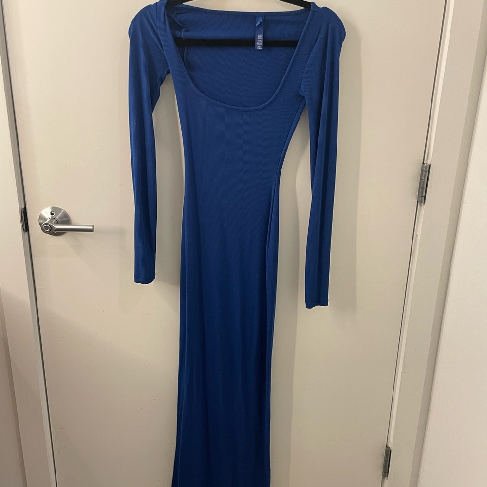 Elegant Blue Long Sleeve Dress